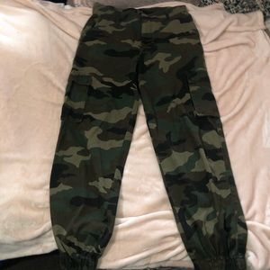 Cargo camo jeans